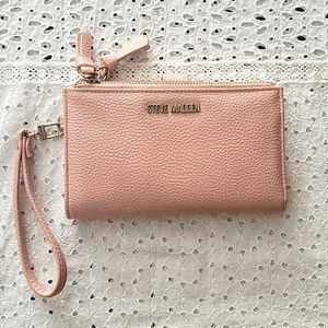 Steve Madden medium clutch. Pink